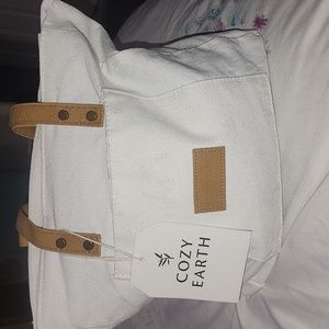 Cozy Earth Woman White Canvas Beach Bag Leather Handles